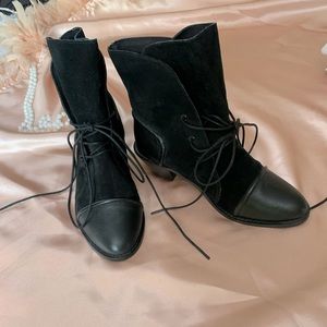 NWOB Kelsi Dagger boots. Size 6.5